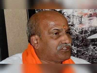 Pramod Muthalik: ஒரு நாய் இறந்தால் கூட பிரதமர் பதில் சொல்லணுமா? கவுரி லங்கேஷ் குறித்து சர்ச்சை பேச்சு!