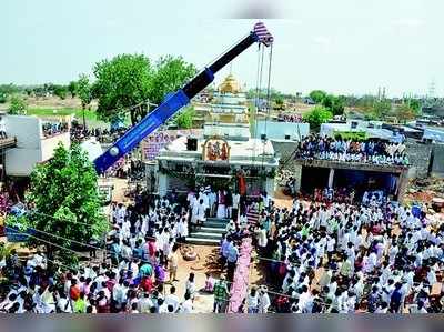 ‘ದೇವಾಲಯ ಪ್ರತಿಷ್ಠಾಪನೆ ಪವಿತ್ರ ಕಾರ್ಯ’