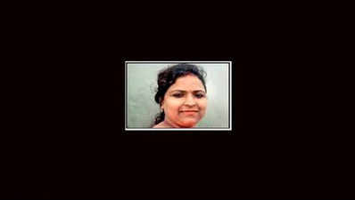 महाराष्ट्र: सेल्फी लेते समय 900 फीट गहरी घाटी में गिरने से महिला की मौत
