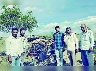 ಅಕ್ರಮ ಪಂಪ್‌ಸೆಟ್‌ ಹಾಗೂ ವಾಯರ್‌ ವಶಕ್ಕೆ