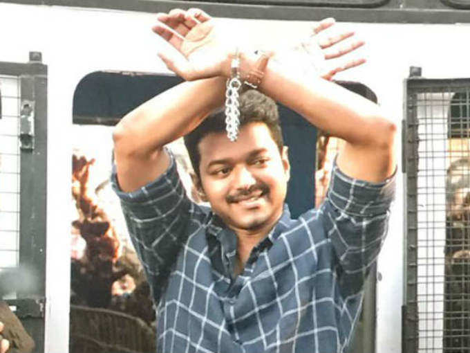 விஜய் படத்தில் அரசியல் வசனங்கள்: ரசிகர்களுக்கு சவால்!