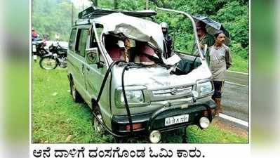 ಹೆದ್ದಾರಿಯಲ್ಲಿ ಮದ್ದಾನೆ... ದೇವರೇ ಕಾಪಾಡಿದ್ದಾನೆ