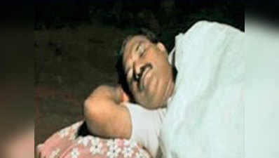 हैदराबादः मजदूरों को बताना था भूत नहीं होते, MLA ने श्मशान में बिताई रात