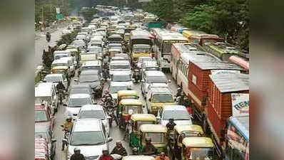 लखनऊ-कानपुर रोड सात घंटे जाम, 60 हजार से अधिक गाड़ियां फंसी