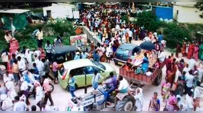 శోక సంద్రమైన వేములకొండ.. 15 మందికి ఒకేసారి అంత్యక్రియలు