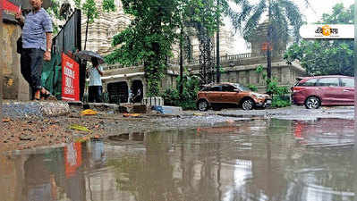 বৃষ্টি আর জোয়ারে নাকাল মহানগর