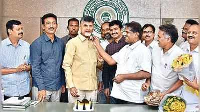 Amaravati: అమరావతికి కోసం ఏపీ ఎన్జీఓలు రూ.200 కోట్ల విరాళం