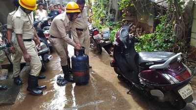 ಅಡುಗೆ ಅನಿಲ ಸೋರಿಕೆಯಿಂದ ಬೆಂಕಿ; ಅಪಾರ ಹಾನಿ