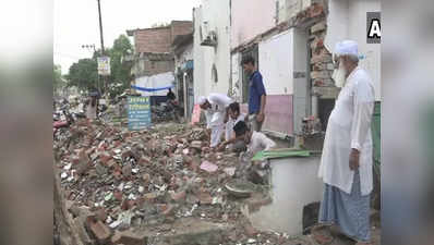 कुंभ के विकास कार्यों के लिए मुस्लिमों ने खुद गिराई मस्जिद और कब्रिस्तान की दीवार