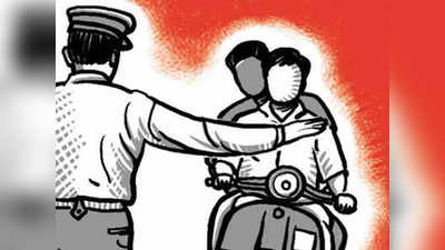 ठाणे:  वाहतूक पोलिसाला धक्काबुक्की, शिवीगाळ