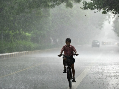 दिल्ली में हो रही मूसलाधार बारिश, रातभर जारी रहने के आसार