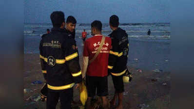 मुंबई के जुहू चौपाटी पर चार युवकों की डूबकर मौत