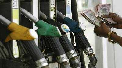 Petrol Price in Chennai: விடாமல் கெட்டியாய் நிற்கும் பெட்ரோல், டீசல்; இன்றைய விலை தெரியுமா?