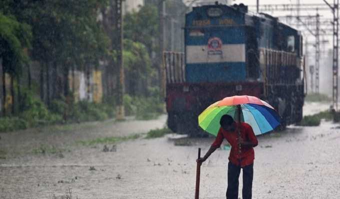 ముంబై రెయిన్ ఎఫెక్ట్.. ఎక్కడ చూసినా నీళ్లే