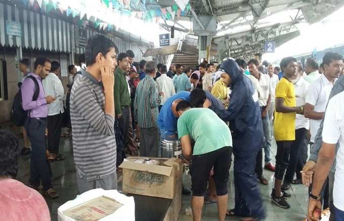 ముంబై రెయిన్ ఎఫెక్ట్.. ఎక్కడ చూసినా నీళ్లే