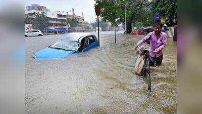 मुंबई बारिश: विपक्ष के तेवरों से बचाव की मुद्रा में सरकार