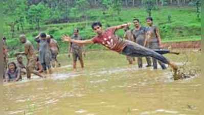 ತುಂತುರು ಹನಿಗಳ ‘ಮಳೆಹಬ್ಬ ’