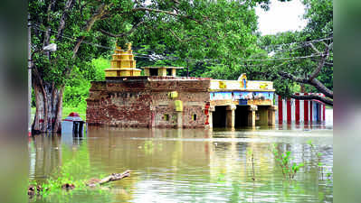 ಪ್ರವಾಹ: ಗುಂಡ್ಲು ನದಿ ತೀರದ 4 ಮನೆ ಜಲಾವೃತ