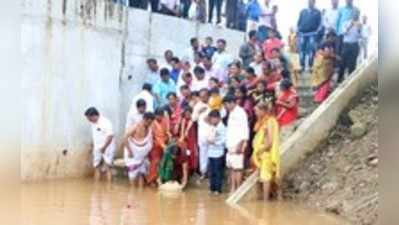 ಸಮ್ಮಿಶ್ರ ಸರಕಾರದಿಂದ ರೈತರು, ಬಡವರಿಗೆ ಬರೆ