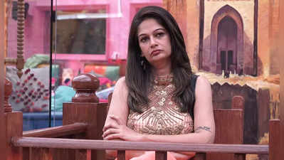 Bigg Boss Marathi day 89: बिग बॉसच्या घरातून रेशम टिपणीस बाहेर