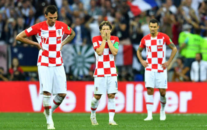 कहीं खुशी, कहीं गम... हार के सदमे में क्रोएशिया की टीम