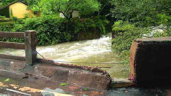 ತಡೆಗೋಡೆ ಕಾಮಗಾರಿ ಅಪೂರ್ಣ