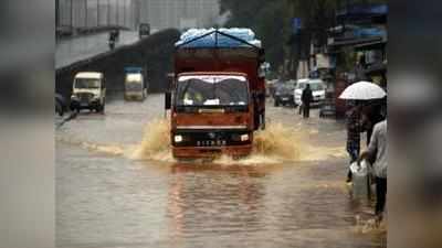 Mumbai Rains: ஆட்டோவில் சடலத்தை கொண்டு செல்லும் அவலம்!