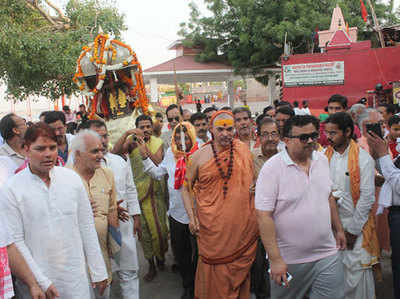काशी के मंदिरों को बचाने के लिए निकाली जाएगी सोमनाथ पदयात्रा