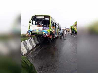 ஈரோடு - திருப்பூர் சாலையில் இருசக்கர வாகனம் மீது பேருந்து மோதி விபத்து - ஒருவர் பலி!