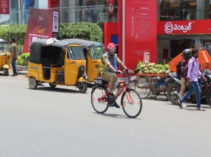 హైదరాబాద్‌ పోలీసుల సైకిల్ పెట్రోలింగ్