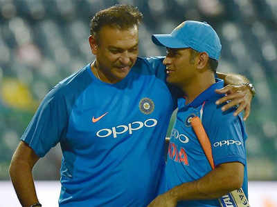 Dhoni: धोनीच्या निवृत्तीची चर्चा बकवास: शास्त्री