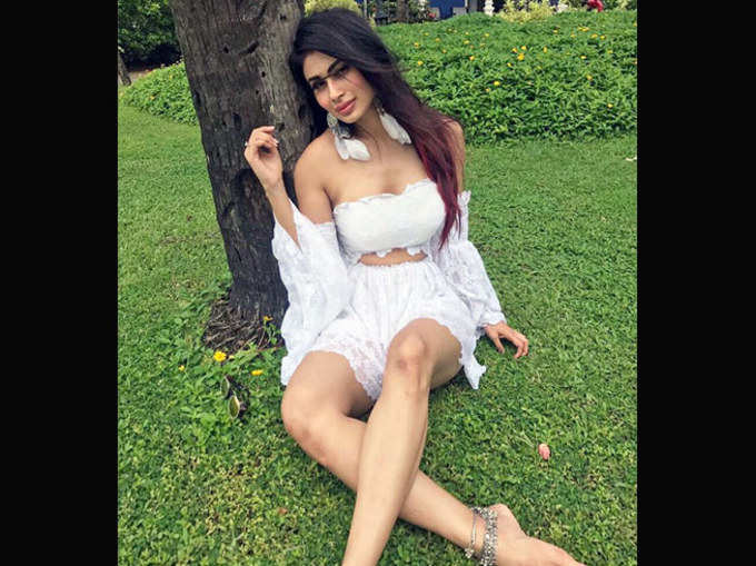 mouni roy