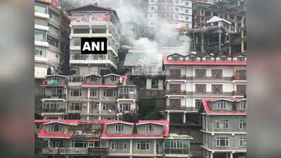 शिमला: पेट्रोल पंप के पास की एक इमारत में लगी आग
