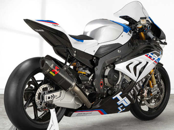 इस बाइक में Pirelli Diablo Superbike Slick SC2 टायर दिए गए हैं