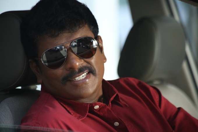 r-parthiban-still-from-kathai-thiraikathai-vasanam-iyakkam-movie_140118179420