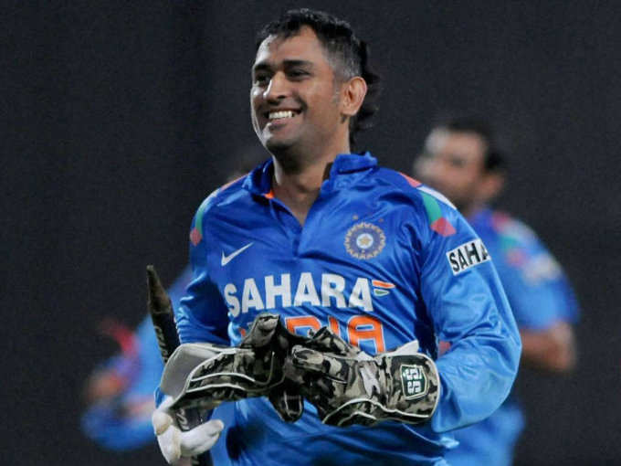 dhoni  1