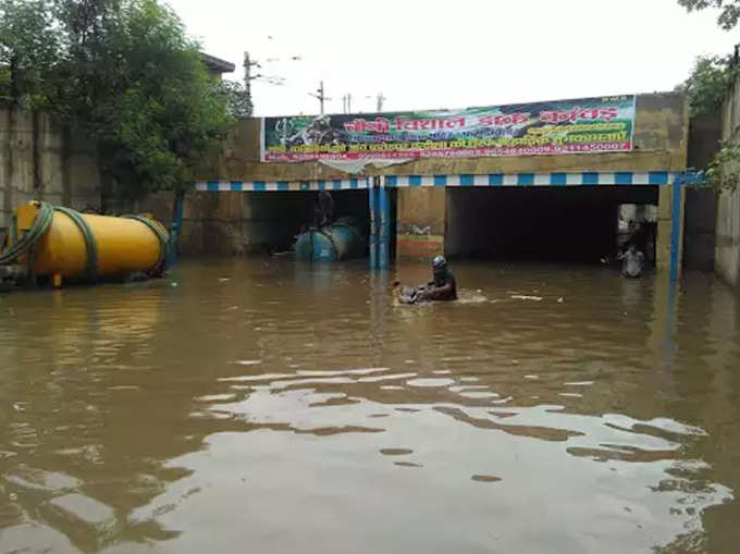 ओल्ड गाजियाबाद अंडरपास भी डूबा