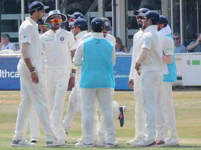 प्रैक्टिस मैच: भारत के 395 रन, एसेक्स ने 186 तक गंवाए पांच विकेट