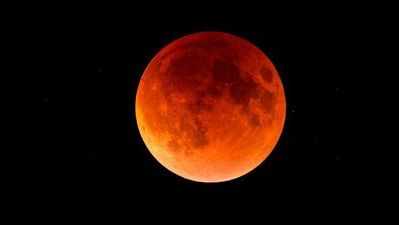 Lunar Eclipse: 103 நிமிடங்கள் நீடிக்கும் நூற்றாண்டின் மிக நீண்ட சந்திர கிரகணம் இன்று!