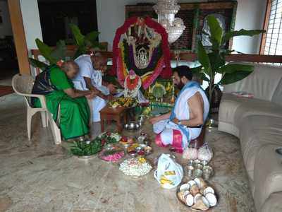 சந்திர கிரகண தீய விளைவுகளை தடுக்க முன்னாள் பிரதமர் சிறப்பு பிரார்த்தனை