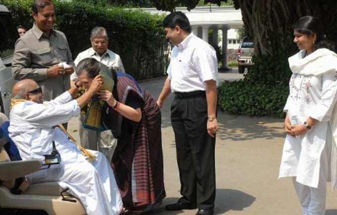 ಕರುಣಾನಿಧಿ ಭೇಟಿಯಾದ ಸೋನಿಯಾ