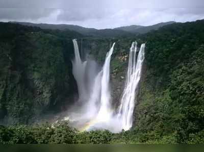 ತುಂಬಿದ ಭದ್ರಾ ಜಲಾಶಯ, ಜೋಗ ಜಲಪಾತ ದರ್ಶನಕ್ಕೆ ಹರಿದುಬಂದ ಜನ ಪ್ರವಾಹ