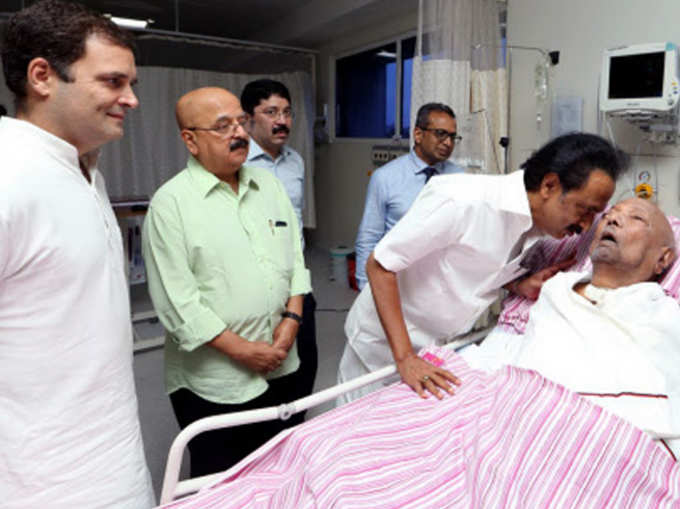 अस्पताल में करुणानिधि से मुलाकात के दौरान राहुल
