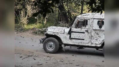 जम्मू-कश्मीर: शोपियां में सेना का रास्ता रोकने उतरे पत्थरबाज, 20 घायल