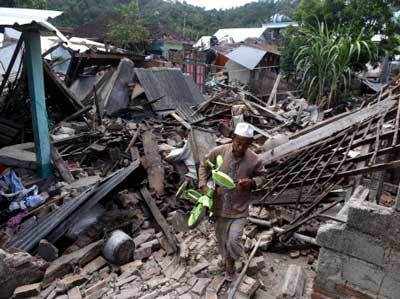 इंडोनेशिया में भूकंप से मरने वालों की संख्या बढ़कर 98 हुई, सैकड़ों घायल
