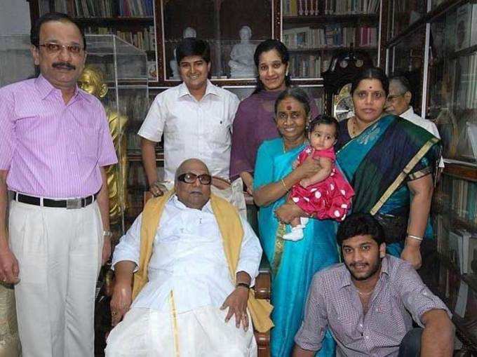 तमिल राजनीति का सितार 94 की उम्र में बुझ गया 