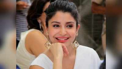 Anushka Sharma: ಟೀಮ್ ಇಂಡಿಯಾ ಫೋಟೊದಲ್ಲಿ ಅನುಷ್ಕಾ ಶರ್ಮ: ಟ್ರೋಲ್ಸ್‌ ಸುರಿಮಳೆ