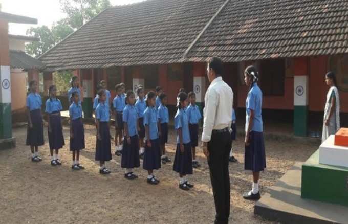 ಮುಚ್ಚಿ ಹೋಗಲಿದ್ದ ಸರಕಾರಿ ಶಾಲೆಯನ್ನುಳಿಸಿದ ಇಂಗ್ಲೀಷ್