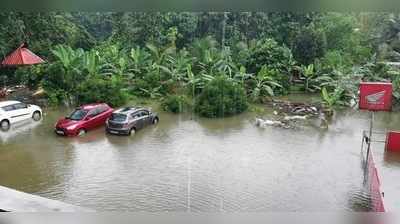 ശബരിമലയിൽ കനത്ത മഴ: ത്രിവേണിയിലെ കടകൾ മുങ്ങി