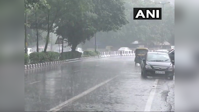 दिल्ली-एनसीआर में बारिश, गर्मी से मिली राहत